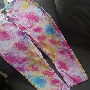 Colorful capris :)